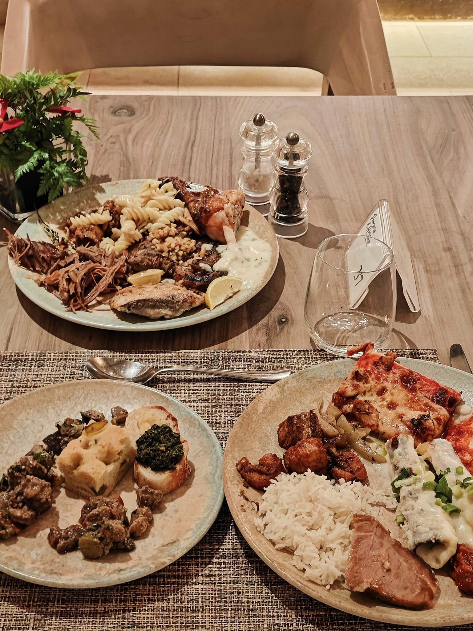 Tuscan-inspired dishes served with island-style elegance