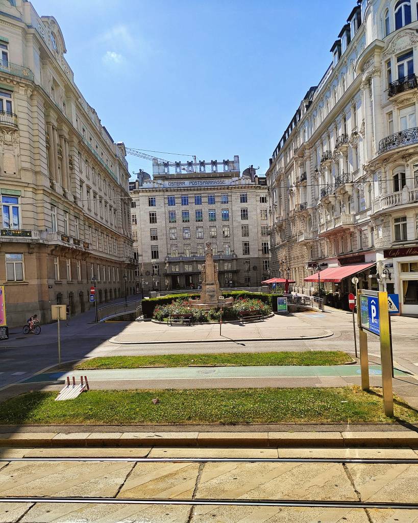 Postsparkasse Wien Vienna Otto Wagner modernist building facade