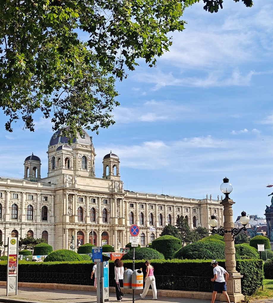 Kunsthistorisches Museum Vienna - exterior facade
