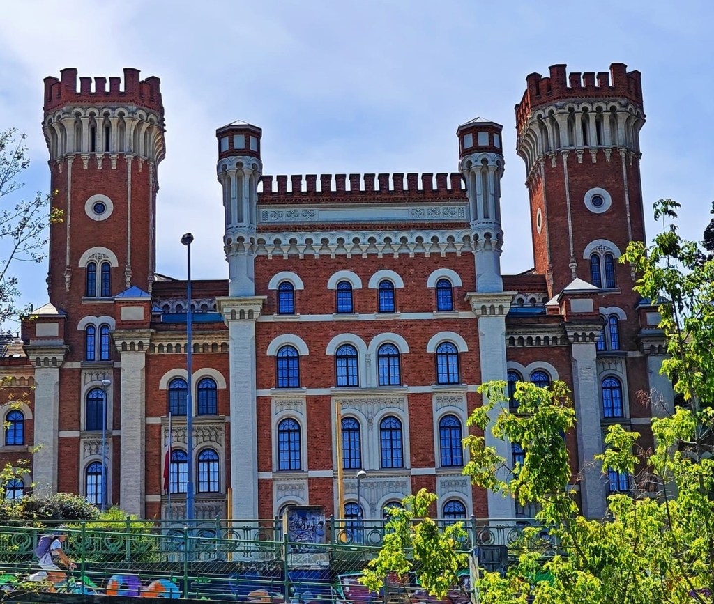 Rossauer Kaserne Vienna red brick fortress architecture