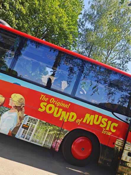 Sound of Music tour bus Salzburg sightseeing