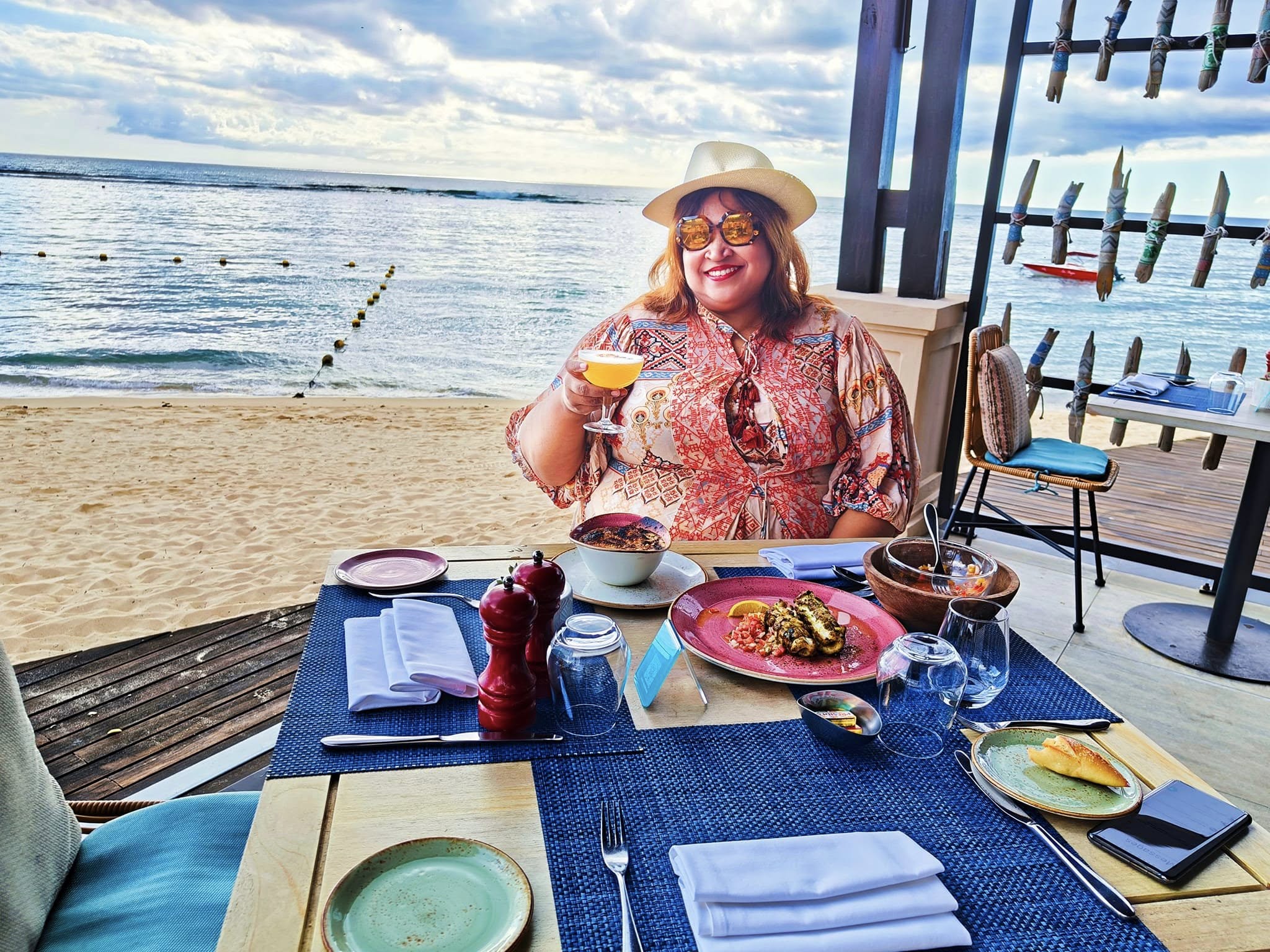 Lunch by the sea at Le Meridien Mauritius