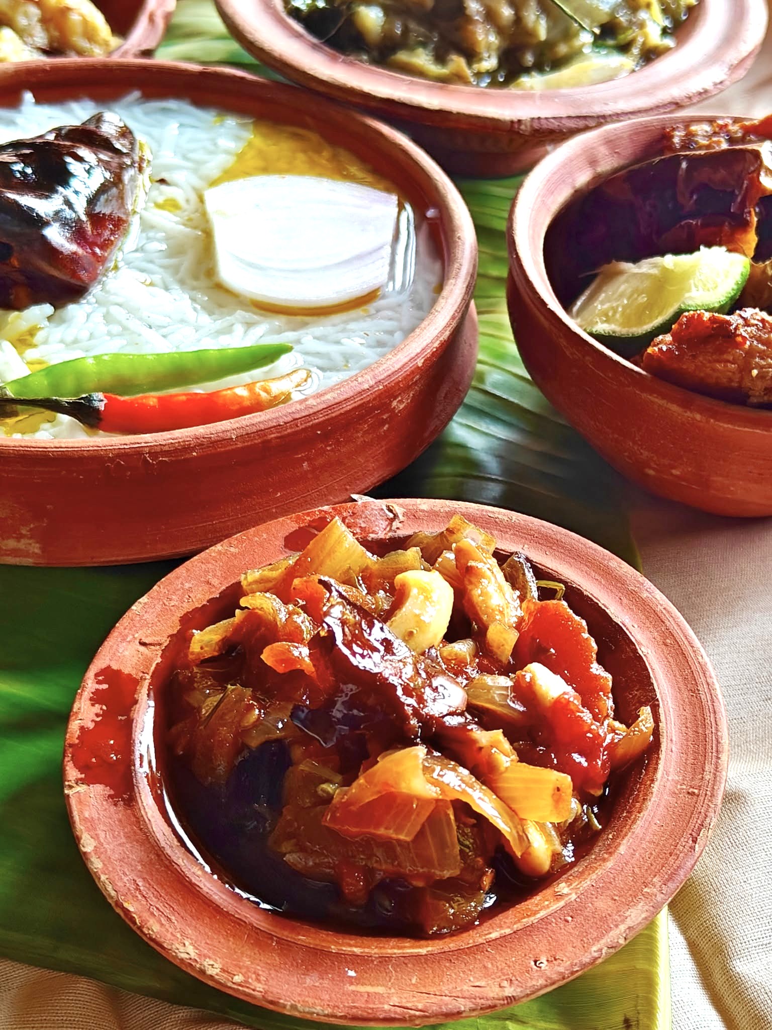 Smoky tomato garlic bhorta with mustard oil.